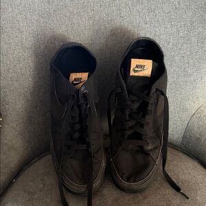 Nike Men’s Black Low-Top Canvas Sneakers new